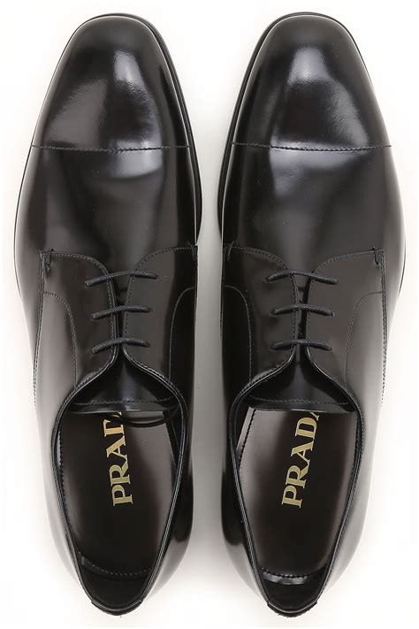 Chaussures Prada pour homme .